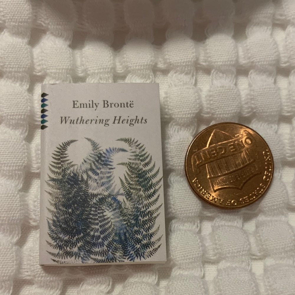 Zuru Mini Brands Miniature 'Wuthering Heights' Book Series 2 - common